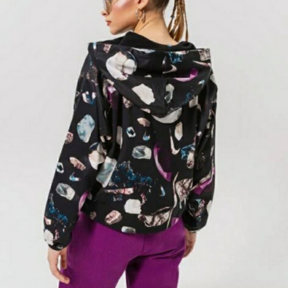 Nike Dri-Fit Seasonal Gemstone & Crystal Pattern Pullover Hoodie Size M … - Picture 2 of 10